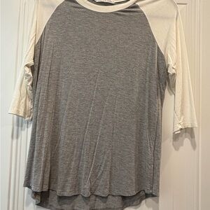 Chris & Carol Gray and Cream Raglan Sleeve Top